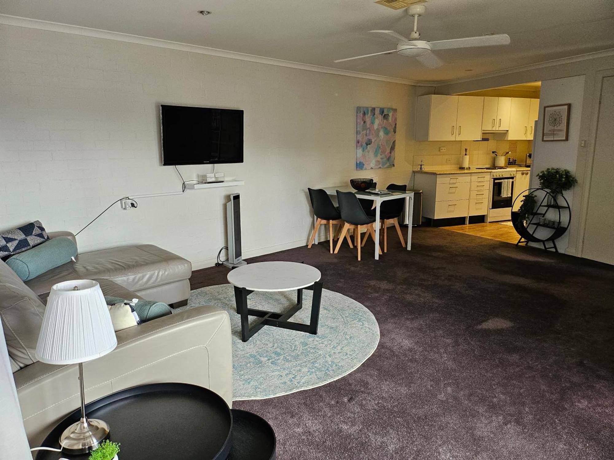 Guest Suite In Duffy Weston Creek ภายนอก รูปภาพ